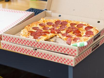 Offiziell Bestatigt Bundeskartellamt Stimmt Ubernahme Von Hallo Pizza Durch Domino S Deutschland Zu
