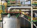 BP acuerda vender su negocio petroquímico a INEOS.