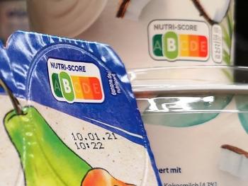Nutri-Score Kennzeichnung auf Lebensmitteln im Supermarkt
