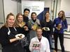 Stolz präsentieren die Teilnehmer:innen der ersten Runde des Zertifikats Food Startup Gründung am FSIWS der Hochschule Weihenstephan-Triesdorf ihre Produktideen.